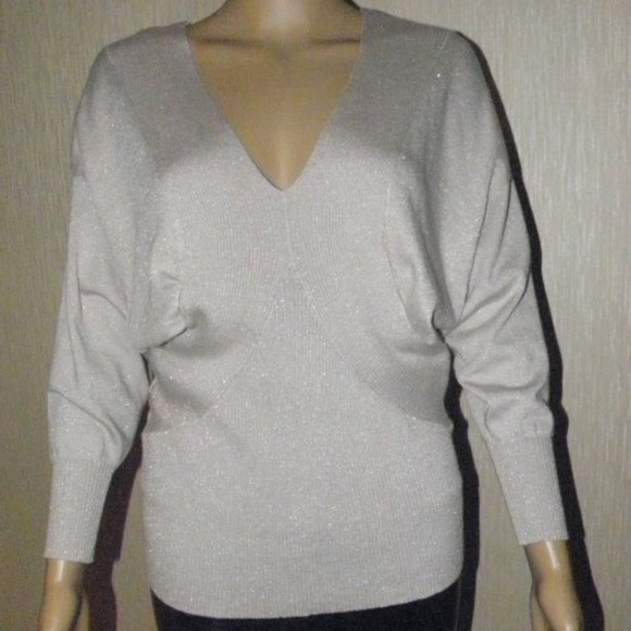 Jennifer Lopez stunning gold metallic Sweater - Picture 2 of 6